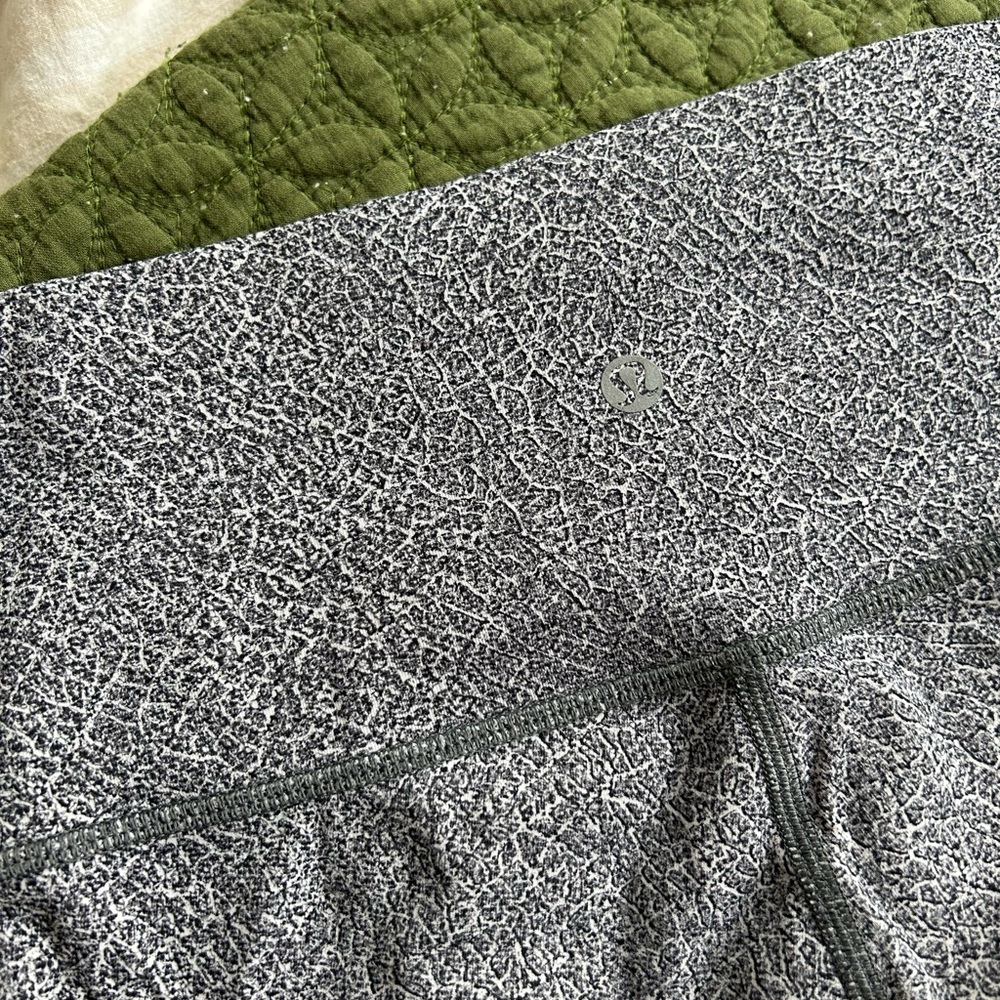 Lululemon cropped leggings